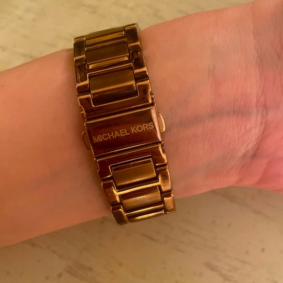 Michael Kors Rose Gold watch - rectangular face - Picture 3 of 3